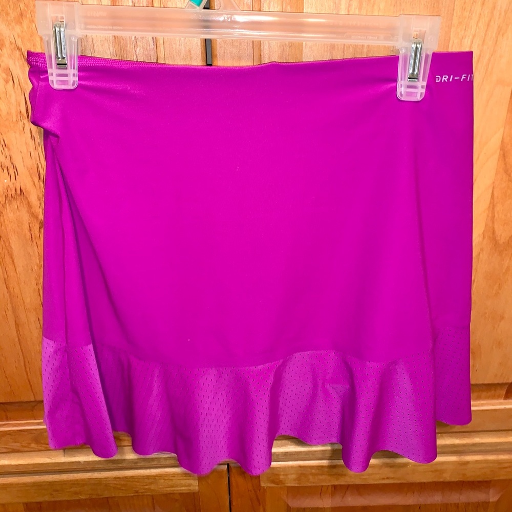 Bright Purple pleated Nike skirt - Picture 2 of 3